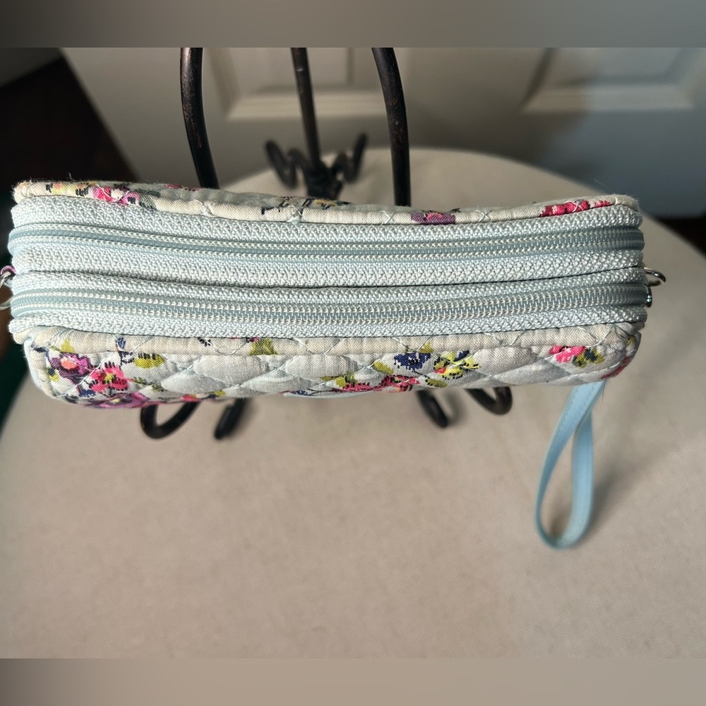 Vera Bradley Quilted Blue Floral Wristlet Wallet Purse - Picture 5 of 11